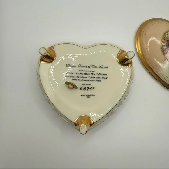 1998 Porcelain Trinket Music Box Queen of Hearts Princess Diana WORKS Gold Trim - Picture 2 of 5